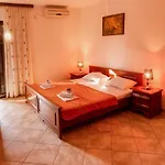 Apartments And Rooms Marija